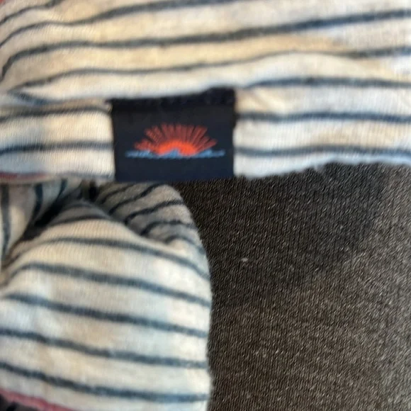 Faherty Cloud Cotton Reversible Shirt in Faded Flag Heather and Navy Stripe - Picture 5 of 5